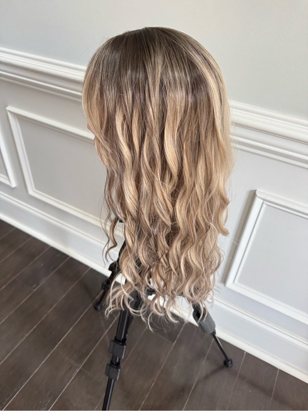 JB EXTENSIONS OSSIE LONG, WITH TAG, BLONDE HIGHLIGHT - Picture 3 of 4